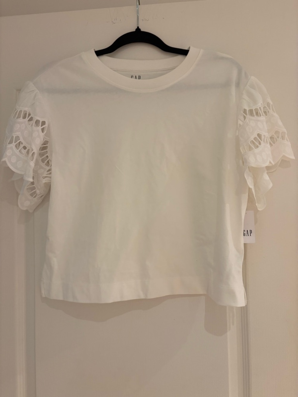 Gap White Short Sleeve Tee with Eyelet Ruffle Sleeves